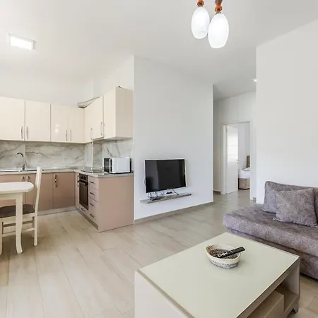 Lalzi Bay Family Retreat 2br By Pikhost 드라치