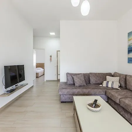 Lalzi Bay Family Retreat 2br By Pikhost Draç