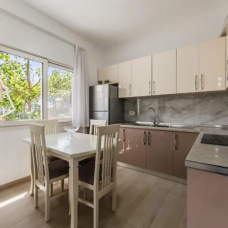Lägenhet Lalzi Bay Family Retreat 2br By Pikhost *